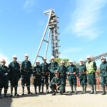 Visite de terrain d'un groupe de participants au colloque national sur la géotechnique